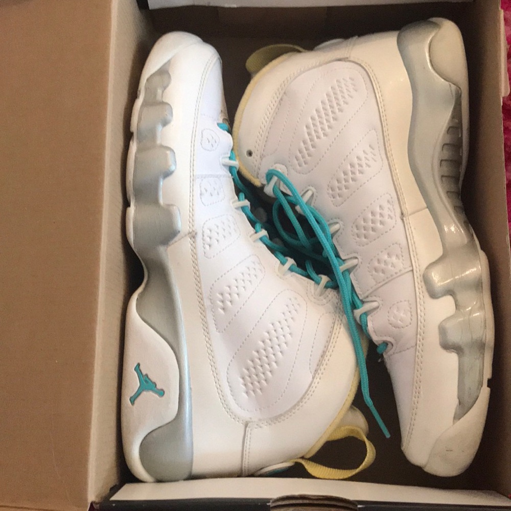 Air Jordan 9 Retro